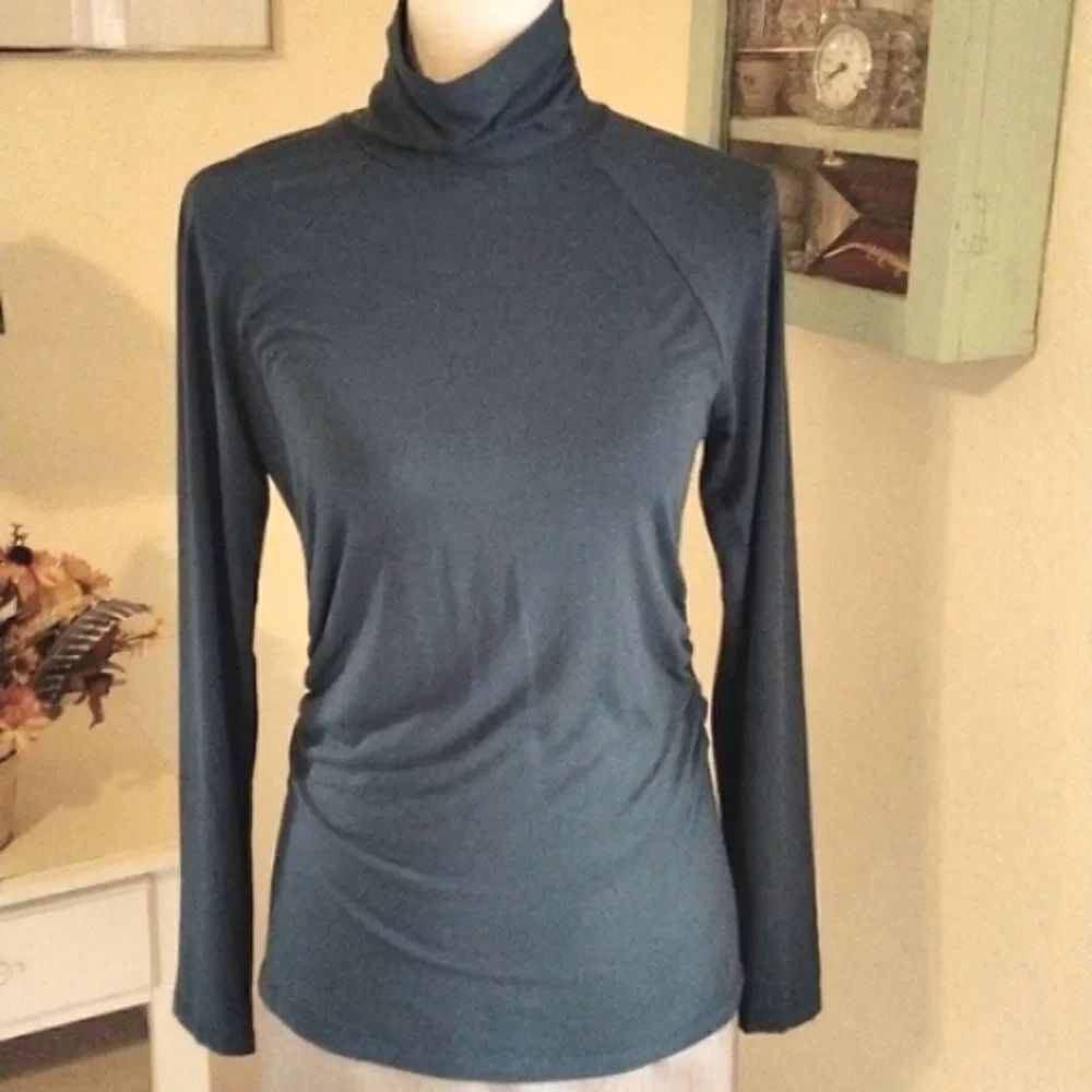 Per Se Turtleneck Top - Picture 1 of 8